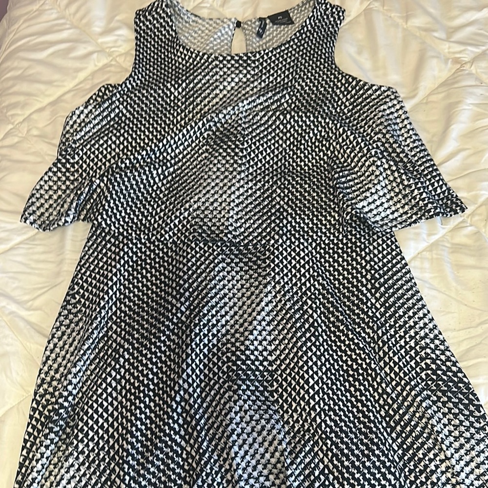 Women's Black and White Top